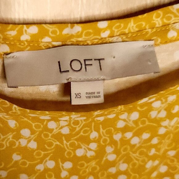 Loft Womens Yellow White Floral Flowy Flutter Sleeve Top Small - Picture 4 of 5